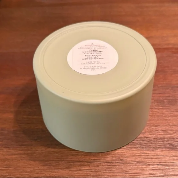 NWT Crate & Barrel 20 oz Scented Candle - Picture 5 of 8